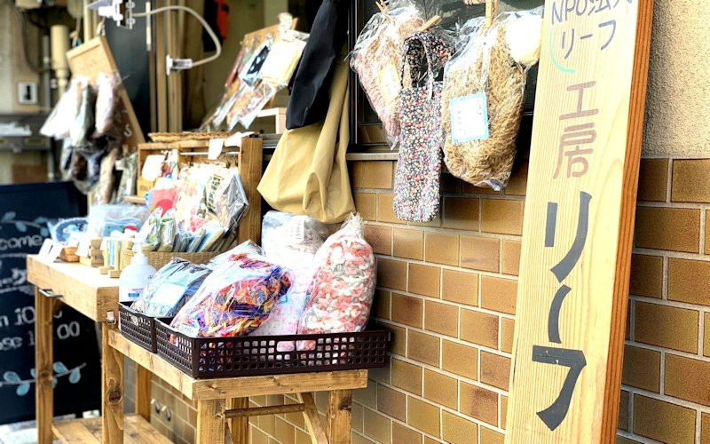店頭販売、バザーの様子