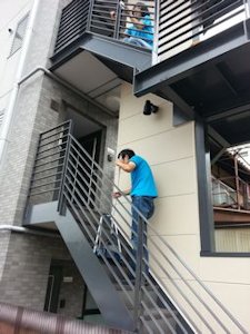 マンション共有部の清掃の様子